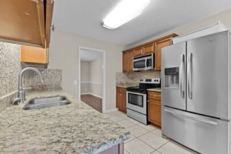 Fayetteville House: 810 Whispering Pines Road