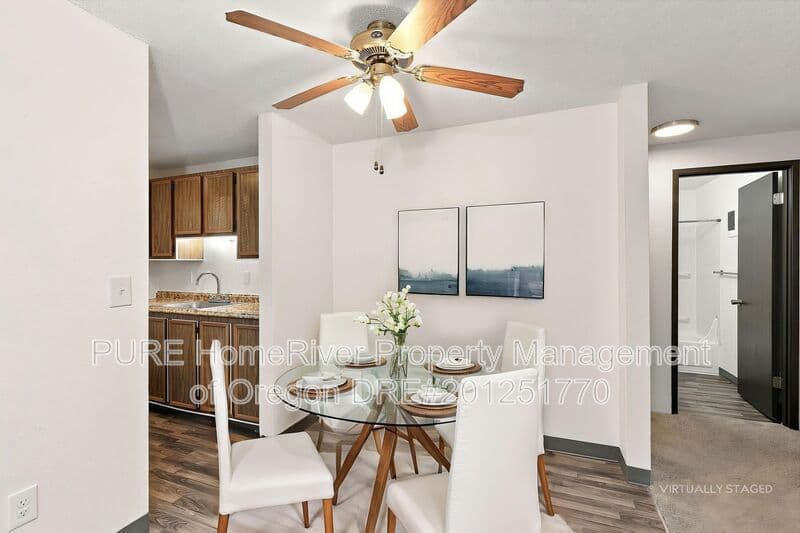 Portland Condo: 14142 NE Sandy Blvd