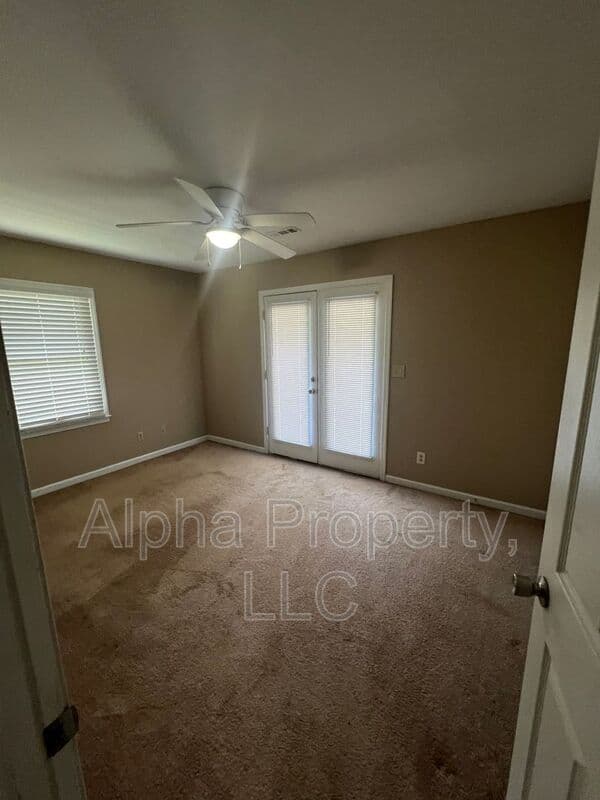 Greer Condo: 213B Taylor Rd