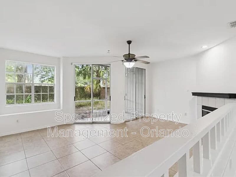 Altamonte Springs Townhome: 685 Scarlet Oak Cir