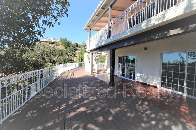 La Canada Flintridge House: 3694 Berwick Drive