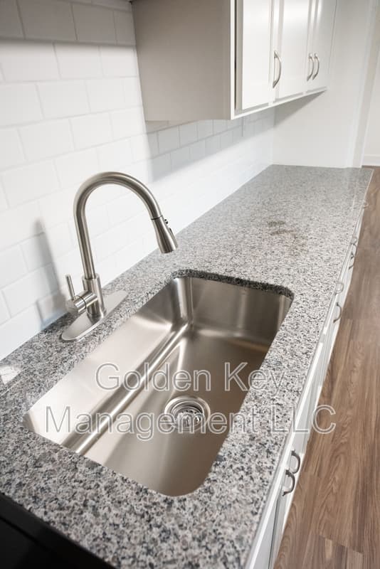 North Olmsted Condo: 5195 Dover Center Road - 2