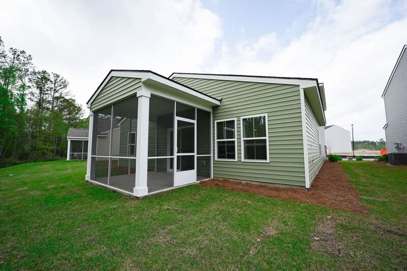 Bloomingdale House: 128 Kingswood Cir