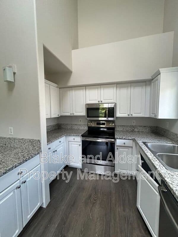 Portland House: 5609 SE 117TH Ave