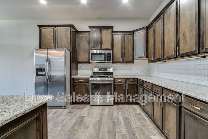 Edmond House: 6133 Oxnard St