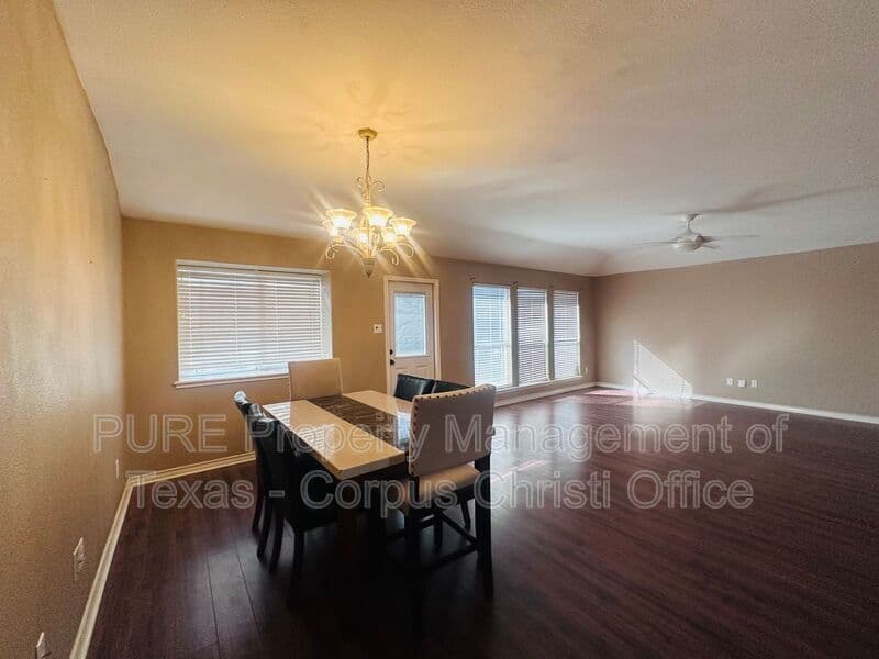 Corpus Christi House: 2509 Windblown Dr