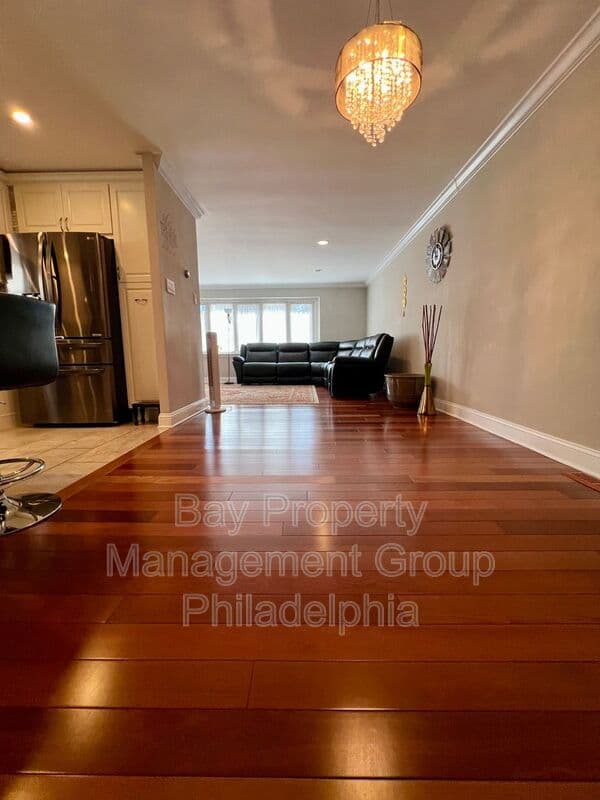 Philadelphia House: 2988 Welsh Rd