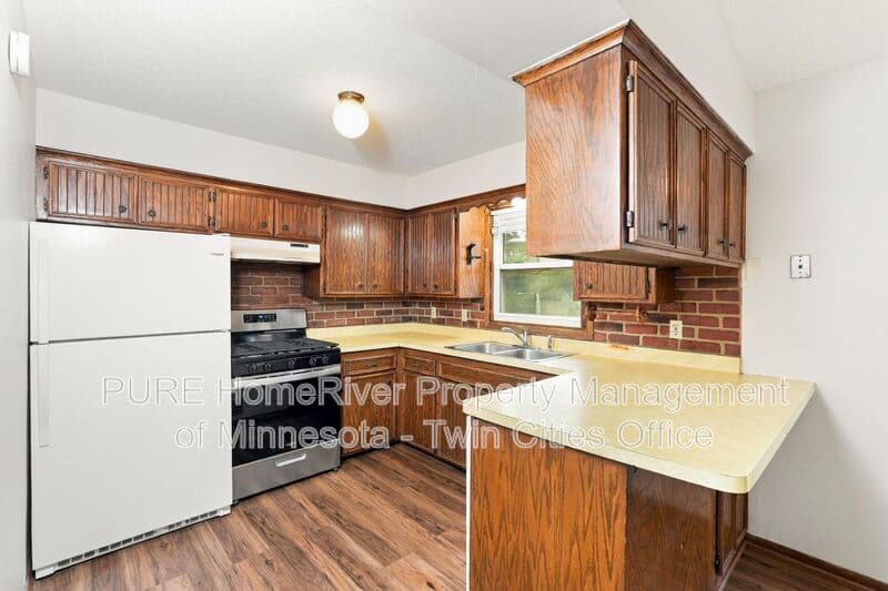 Brooklyn Park House: 7441 Major Ave N