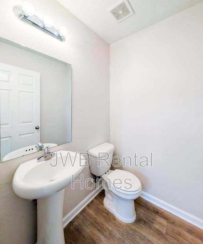 Jacksonville House: 8813 Cocoa Ave