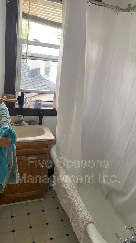 Burlington Condo: 9 Chase Street - 3
