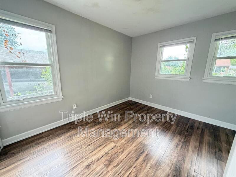 St. Louis House: 3133 Rex Ave