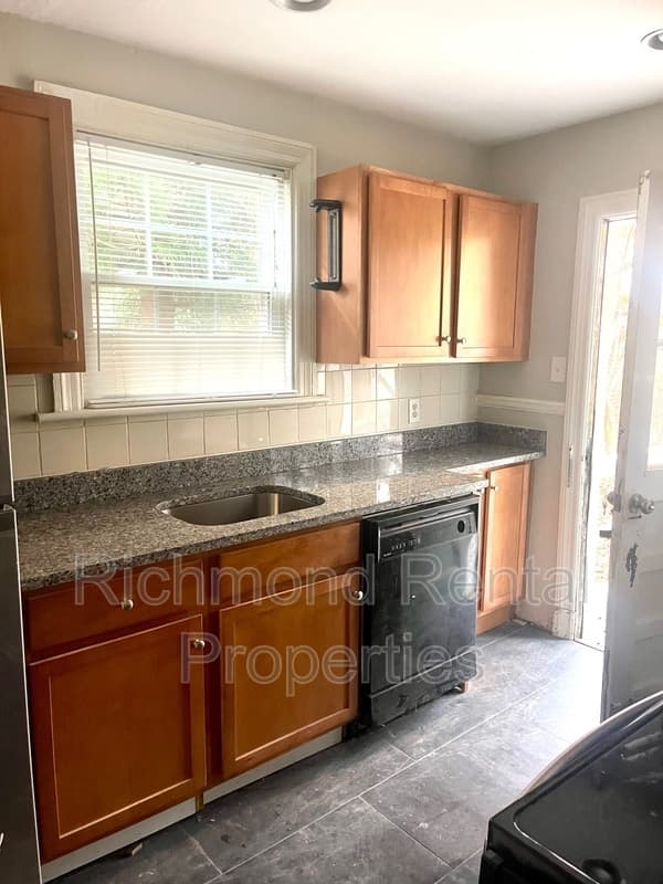 Richmond Condo: 3409 Monument Avenue