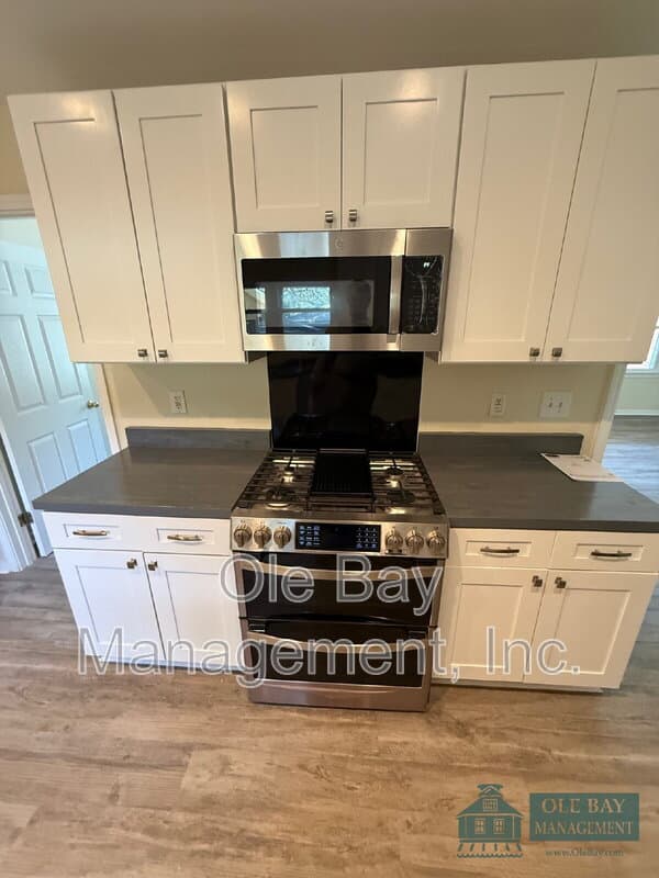 Mobile House: 5011 Highcrest Drive