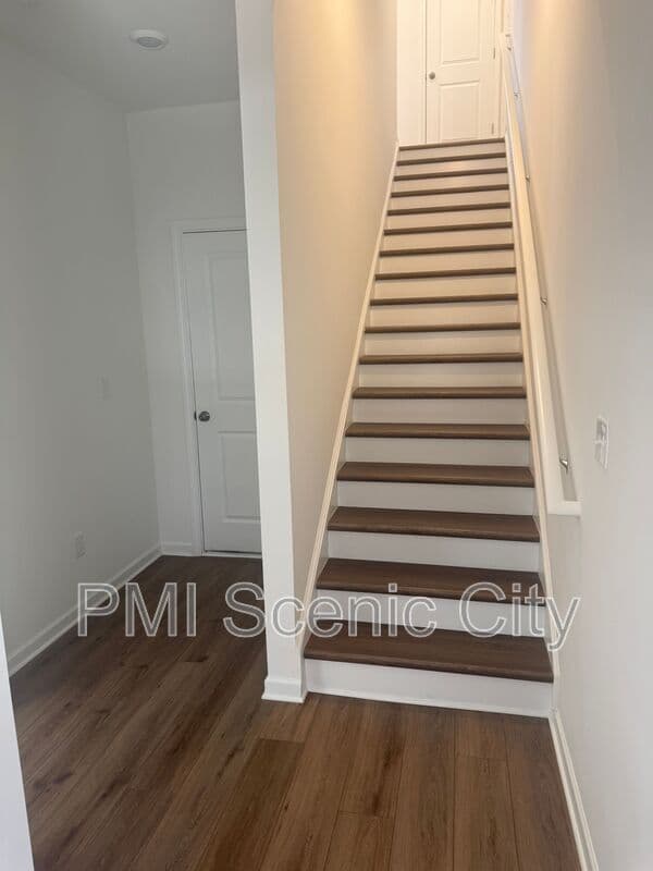 Chattanooga House: 244 Asbury Oak Ln