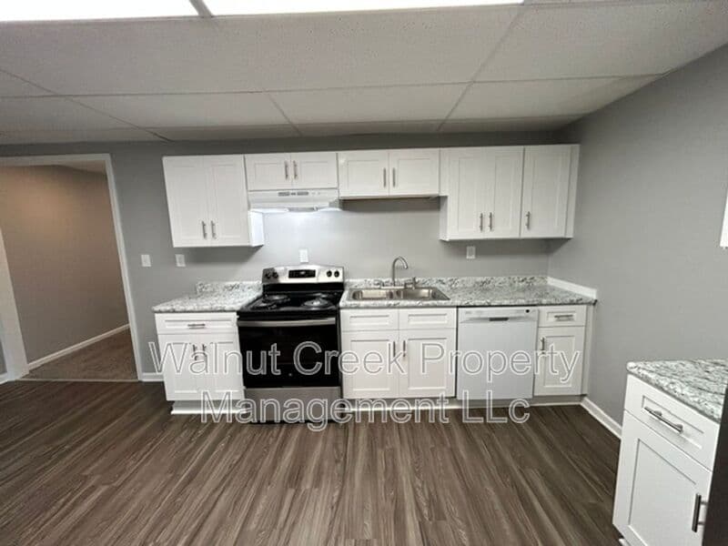Lorain Condo: 806 East Erie