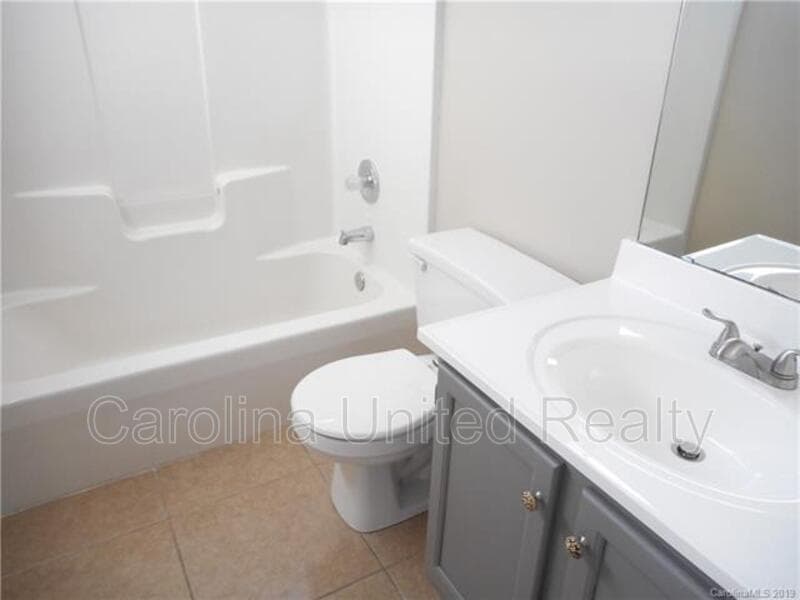 Charlotte House: 6611 Flat Creek Dr
