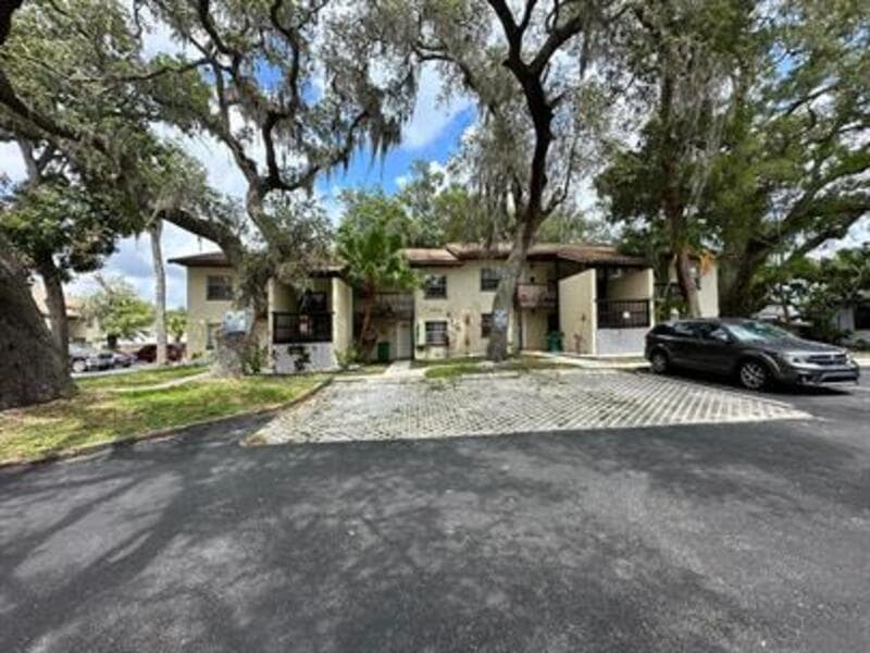 Safety Harbor Condo: 360 2nd Avenue North - D