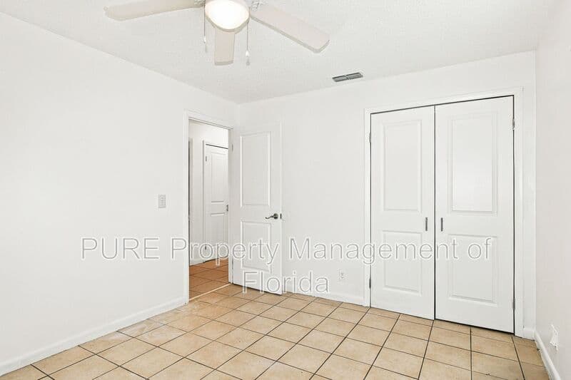 Ocala House: 5714 SE 4th Street