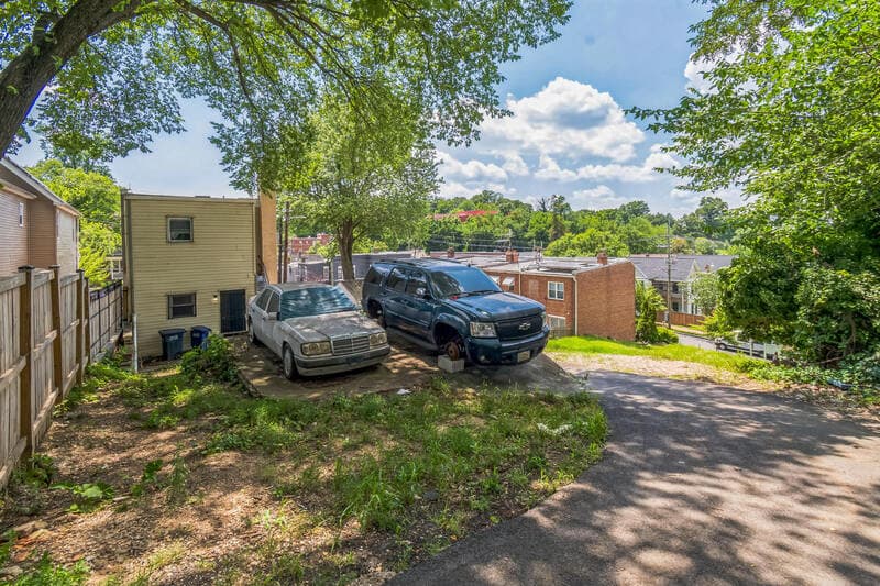 Washington House: 1608 W Street Southeast