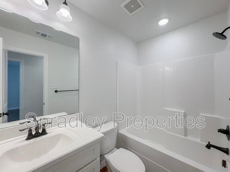 Troy Condo: 206B Sparrow Cove