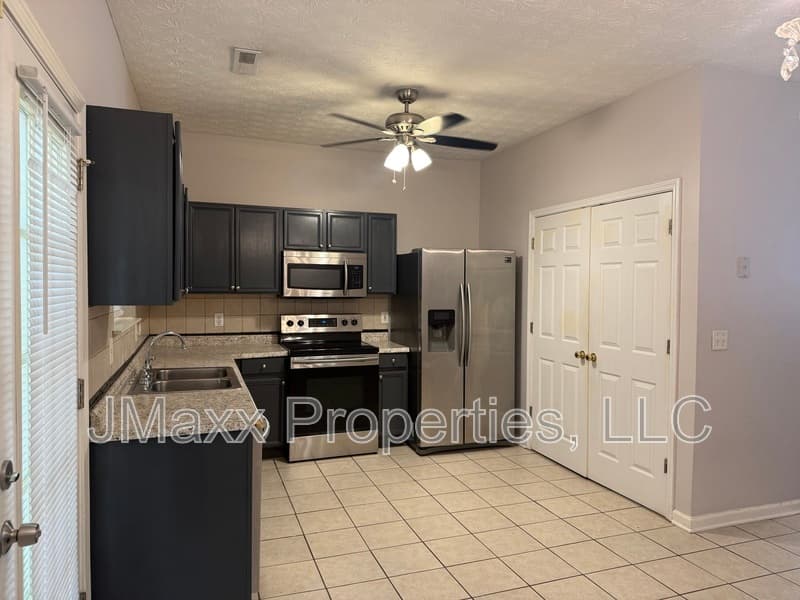Riverdale Townhome: 1704 Camden Forrest Trail