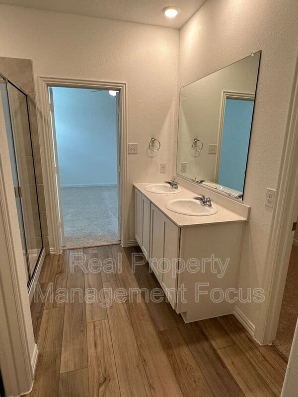 Fate House: 239 Jenkinson Dr