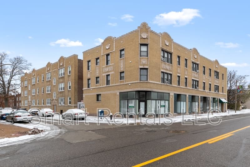 St. Louis Condo: 4209 Ellenwood Avenue - 202