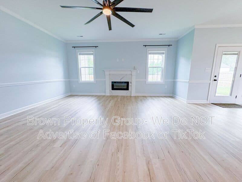 Raeford House: 300 St. Matthews Church Rd
