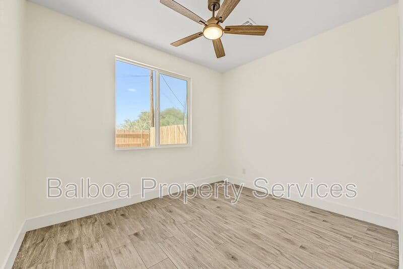 Buckeye Condo: 212 2nd Ave E