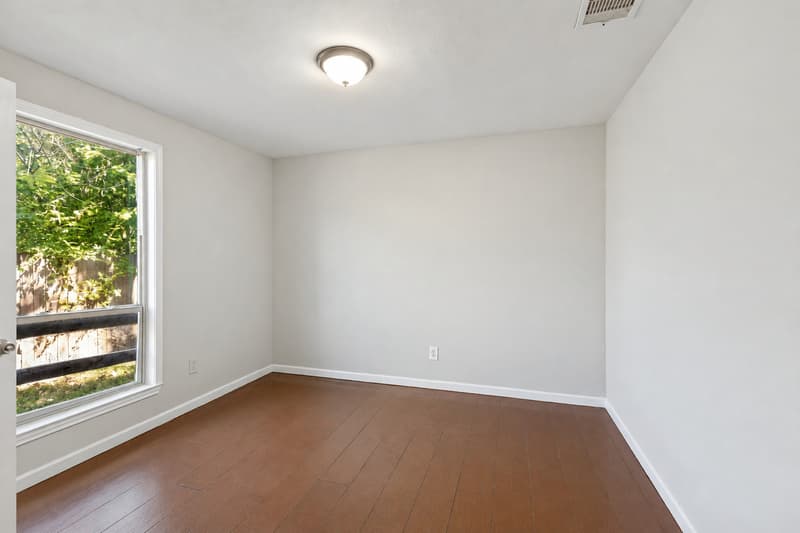 Houston House: 6813 Foster Street