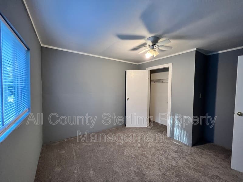 Lake City House: 727 SE Dade Street