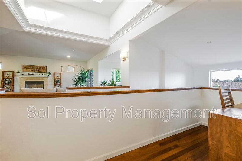Santa Cruz House: 3370 Houts Drive