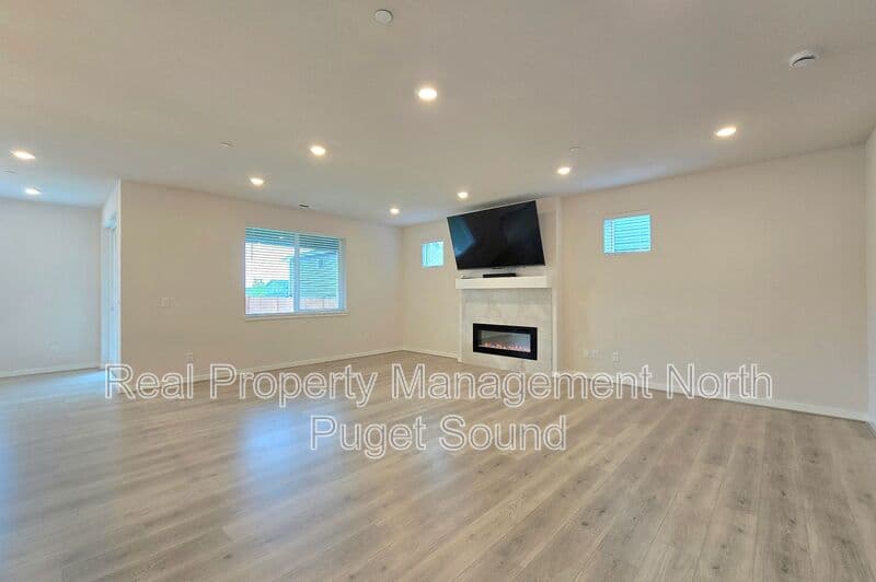 Marysville House: 3200 84th Dr NE