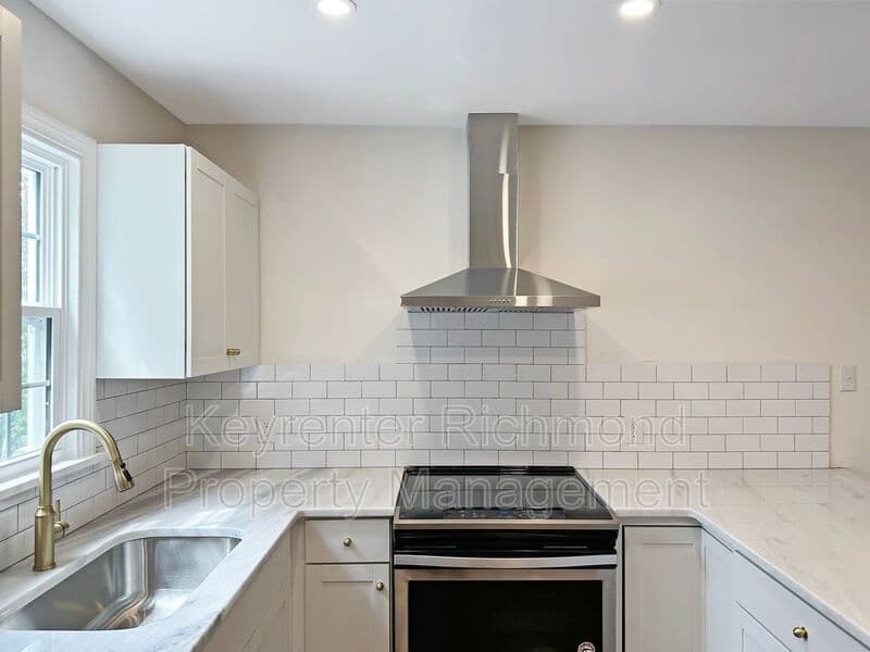 Henrico House: 7409 Landsworth Avenue
