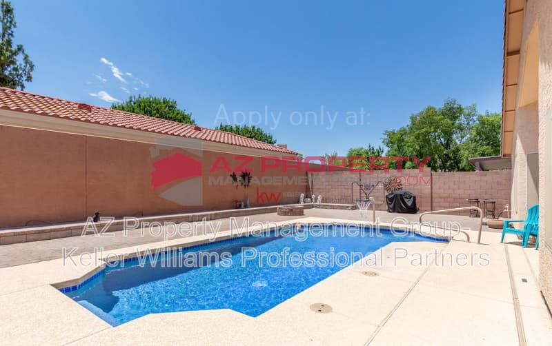 Tempe House: 689 W Minton Dr