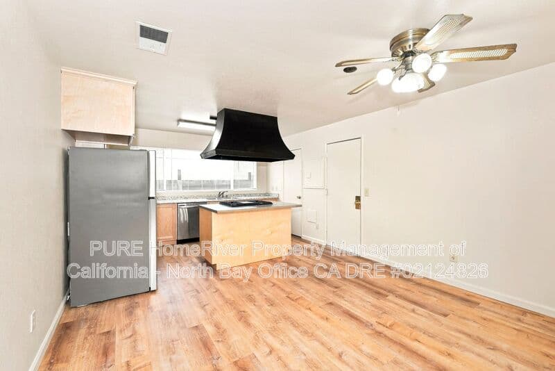 Santa Rosa House: 2436 Campbell Drive