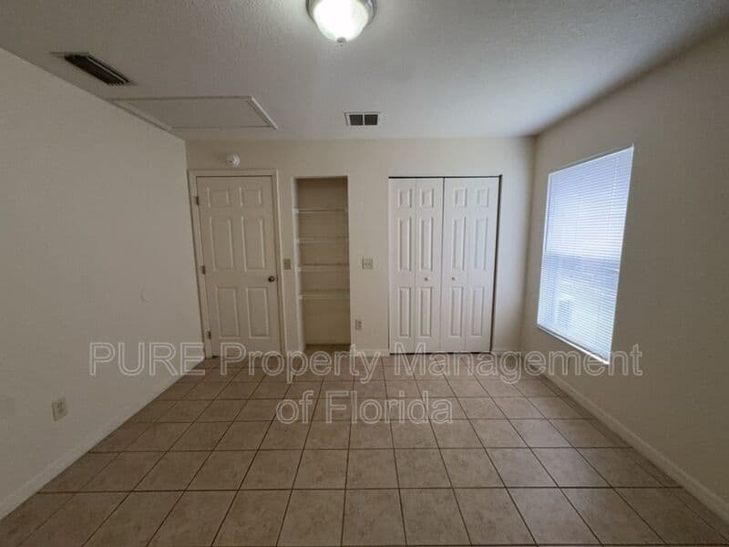 Ocala House: 7455 Midway Terrace