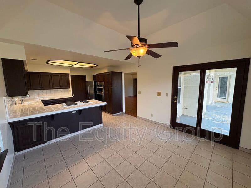 Visalia House: 1036 North Palm St