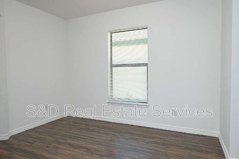 Lakeland House: 2238 Caspian Dr