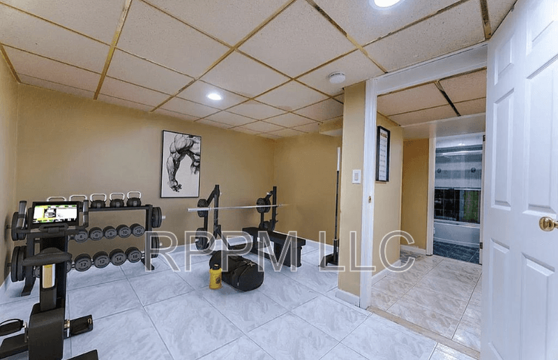 Bayonne Condo: 23 Sycamore Road