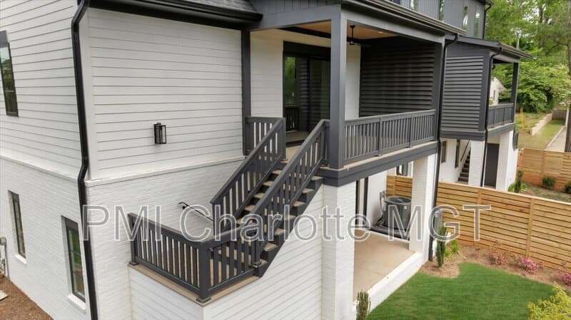 Charlotte House: 428 Dover Ave