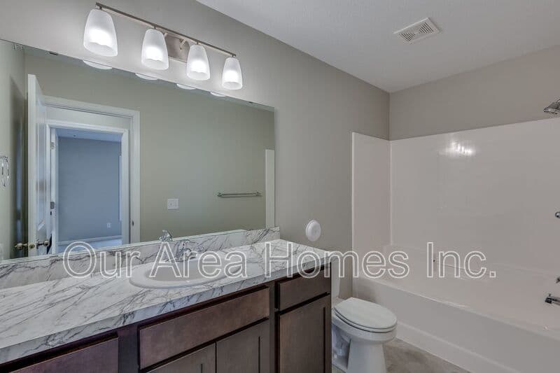 Big Lake House: 595 William St