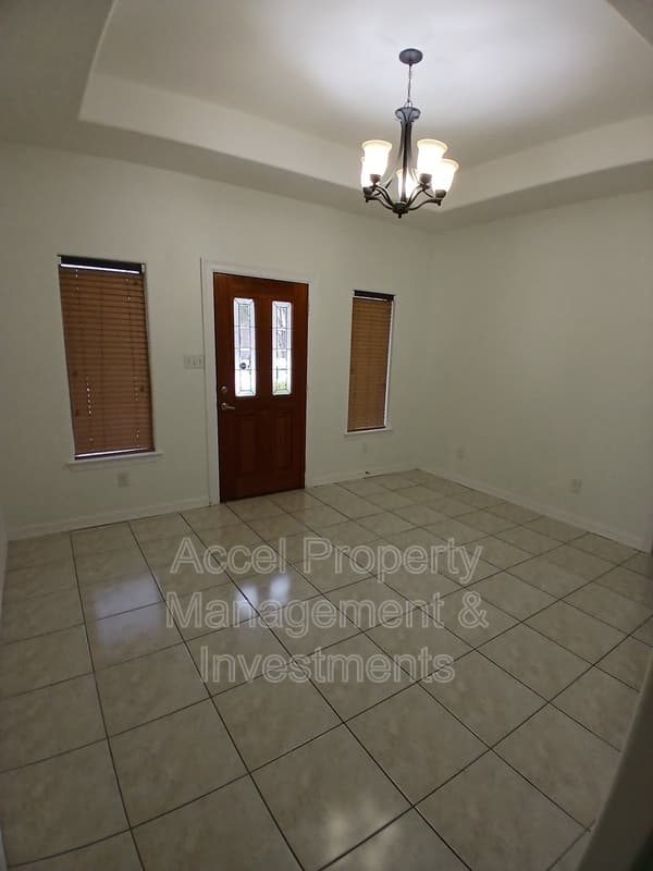 Mision House: 128 San Jacinto St.