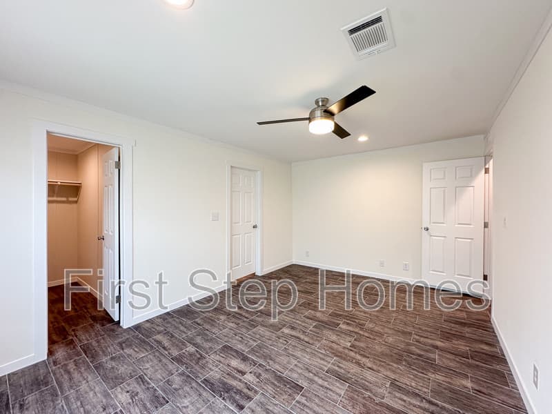 Greenville House: 237 Noriker Dr