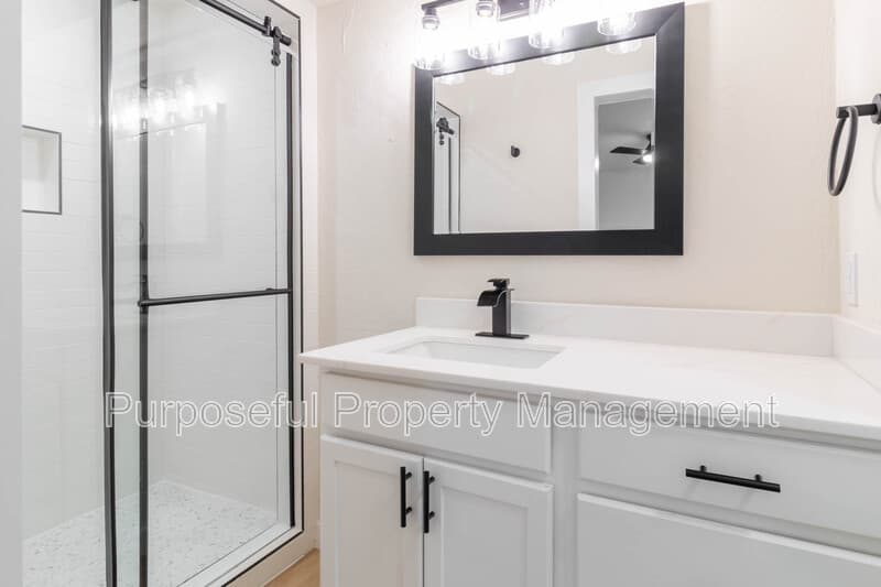 Spencer House: 8913 Bentree Country Way