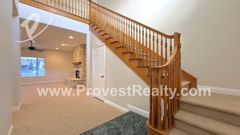 Victorville House: 18064 Mariner Dr