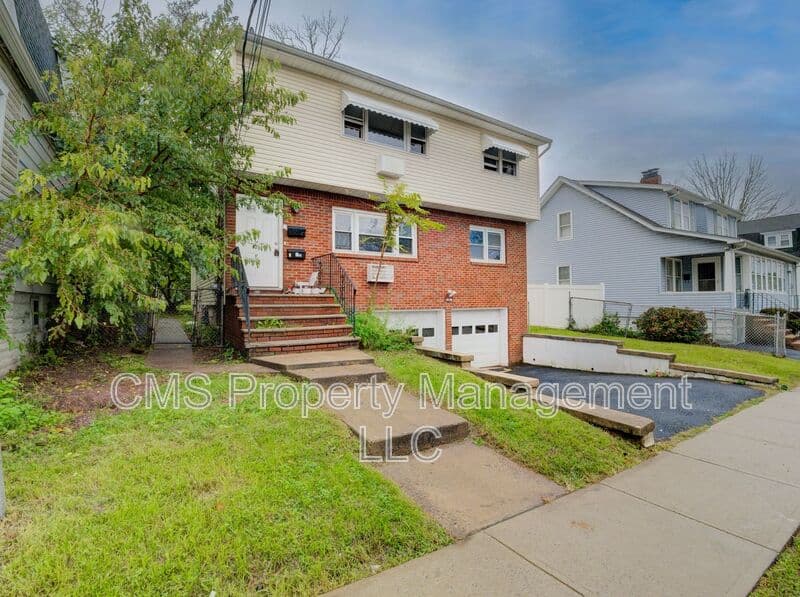 Vauxhall Condo: 287 Montclair Avenue