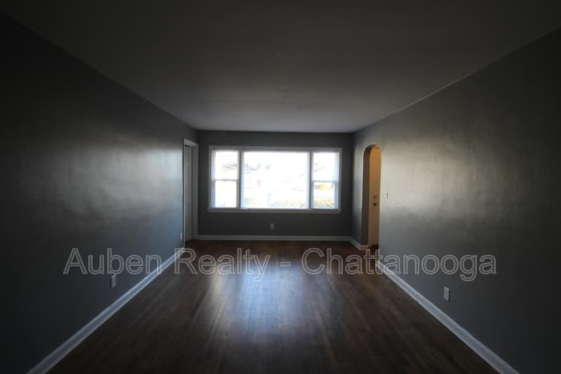 Chattanooga House: 305 N Moore Road