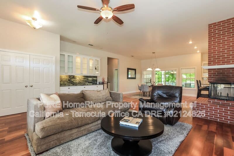 Murrieta House: 36475 Avenida La Cresta
