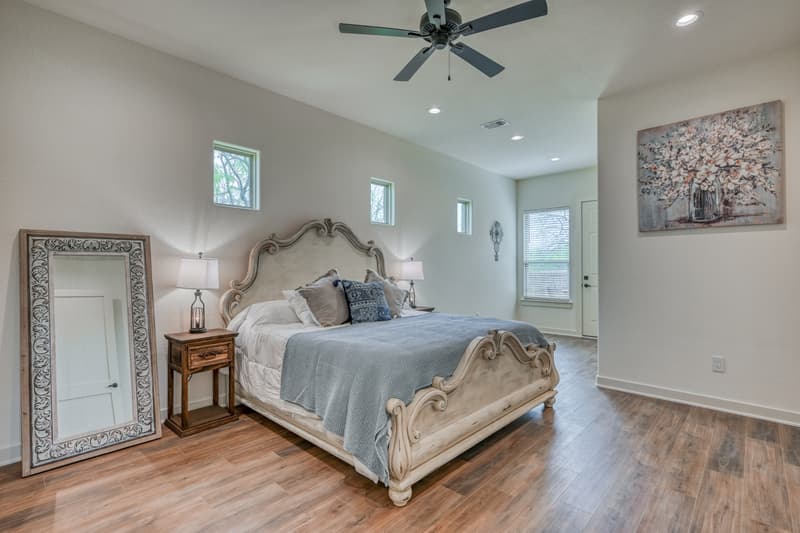 Horseshoe Bay House: 302 Parallel Circle